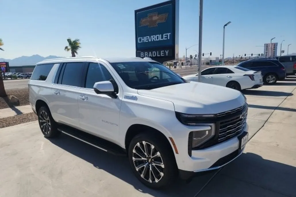 2025 Chevrolet Suburban High Country photo 1