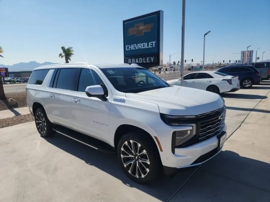 2025 Chevrolet Suburban High Country photo 1