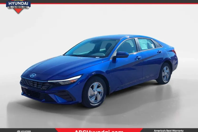 2025 Hyundai Elantra SE photo 1