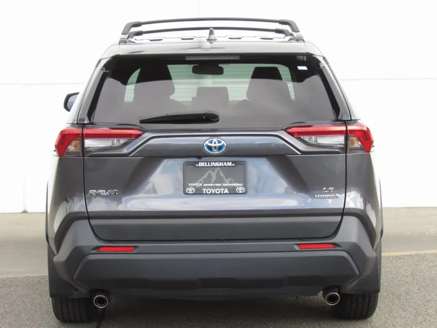 2022 Toyota RAV4 Hybrid LE photo 1
