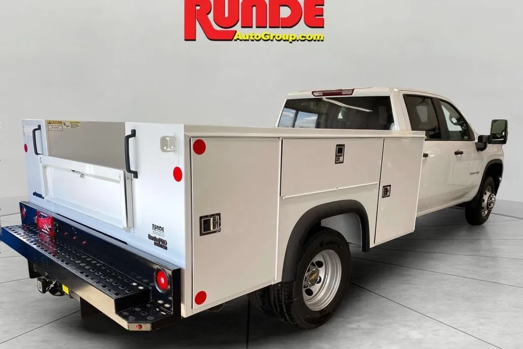 2025 Chevrolet Silverado 3500HD Work Truck photo 1