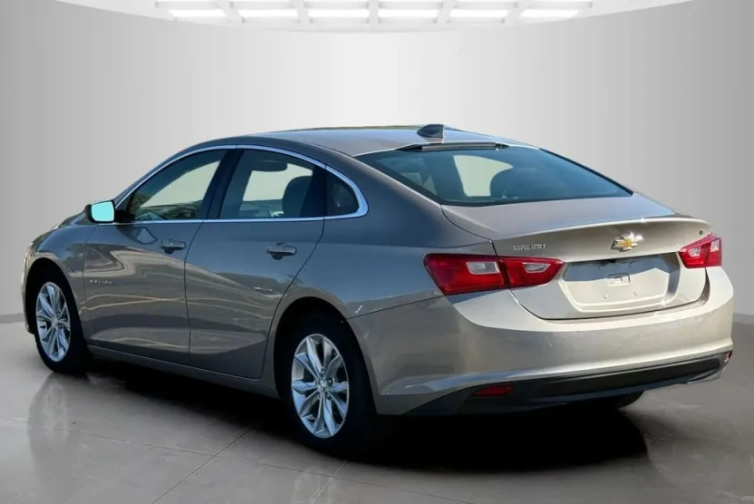 2023 Chevrolet Malibu 1LT photo 1
