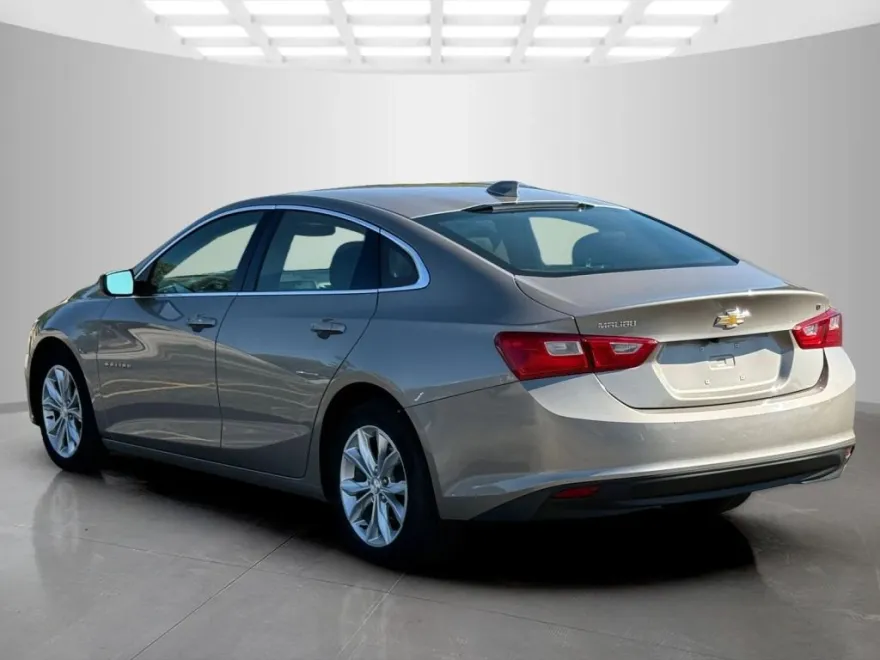 2023 Chevrolet Malibu 1LT photo 1