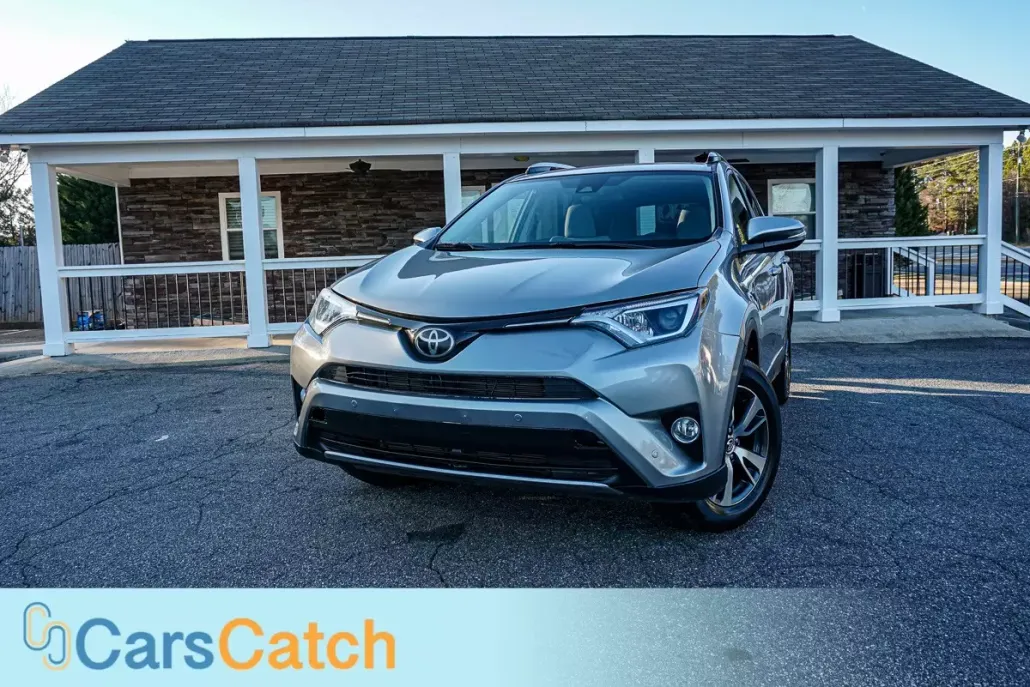 2018 Toyota RAV4 XLE photo 1