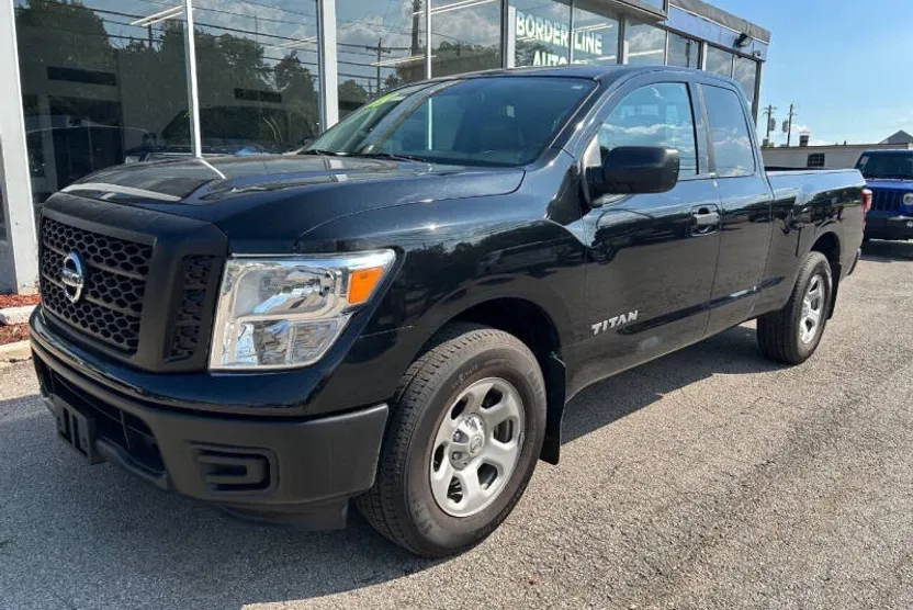 2018 Nissan Titan S King Cab photo 1