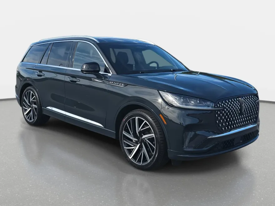 2025 Lincoln Aviator Black Label photo 1