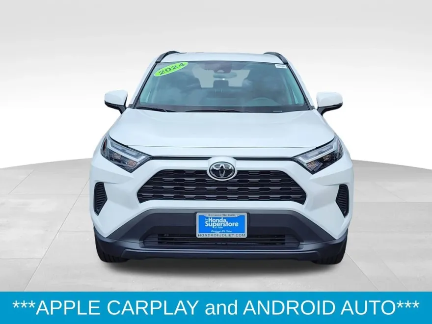 2024 Toyota RAV4 XLE photo 1