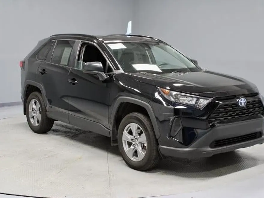 2022 Toyota RAV4 Hybrid LE photo 1