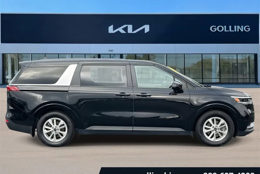 2023 Kia Carnival LX photo 1