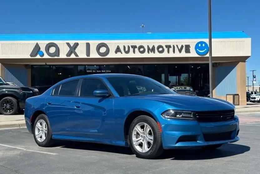2020 Dodge Charger SXT photo 1