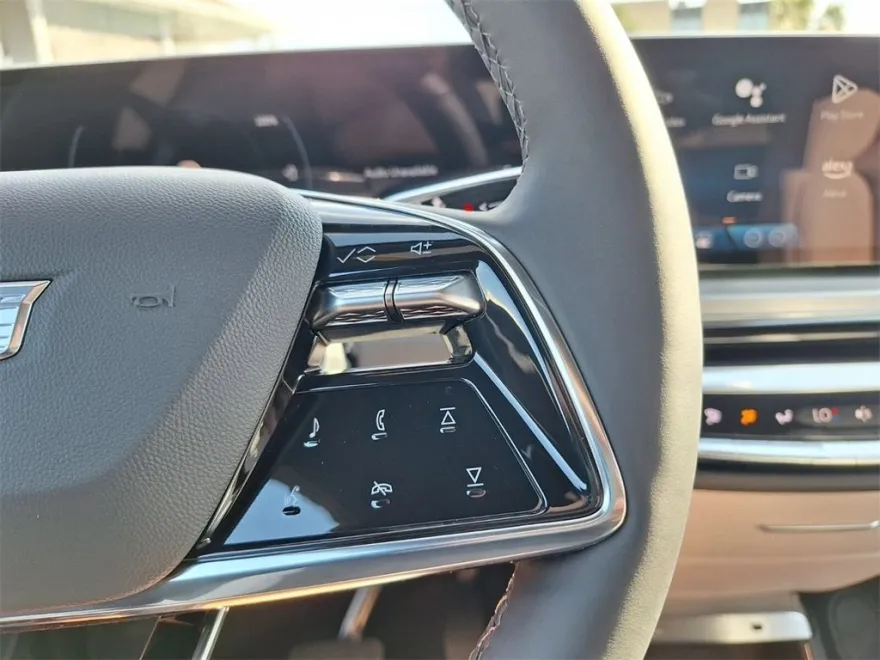 2025 Cadillac Lyriq Luxury photo 15