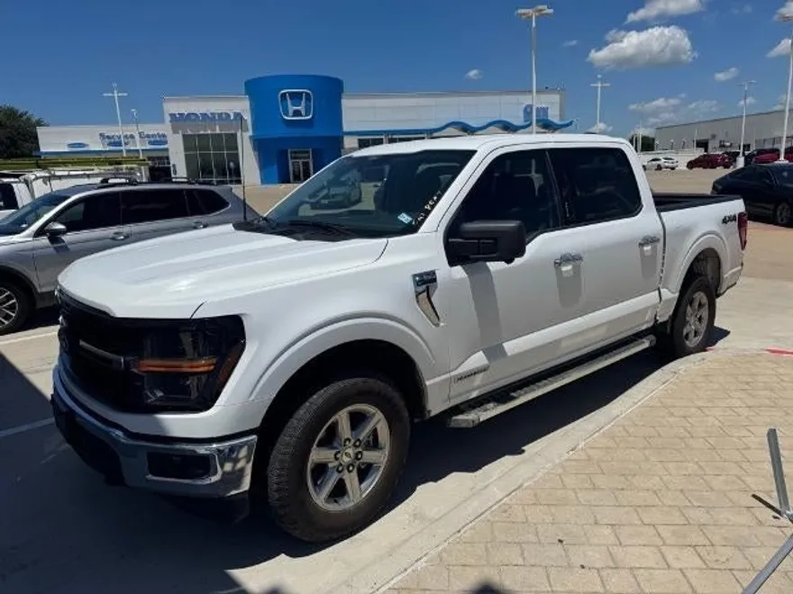 2024 Ford F-150 XLT photo 1