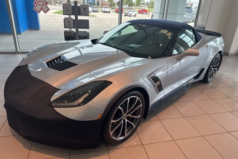 2017 Chevrolet Corvette Grand Sport 2LT photo 1