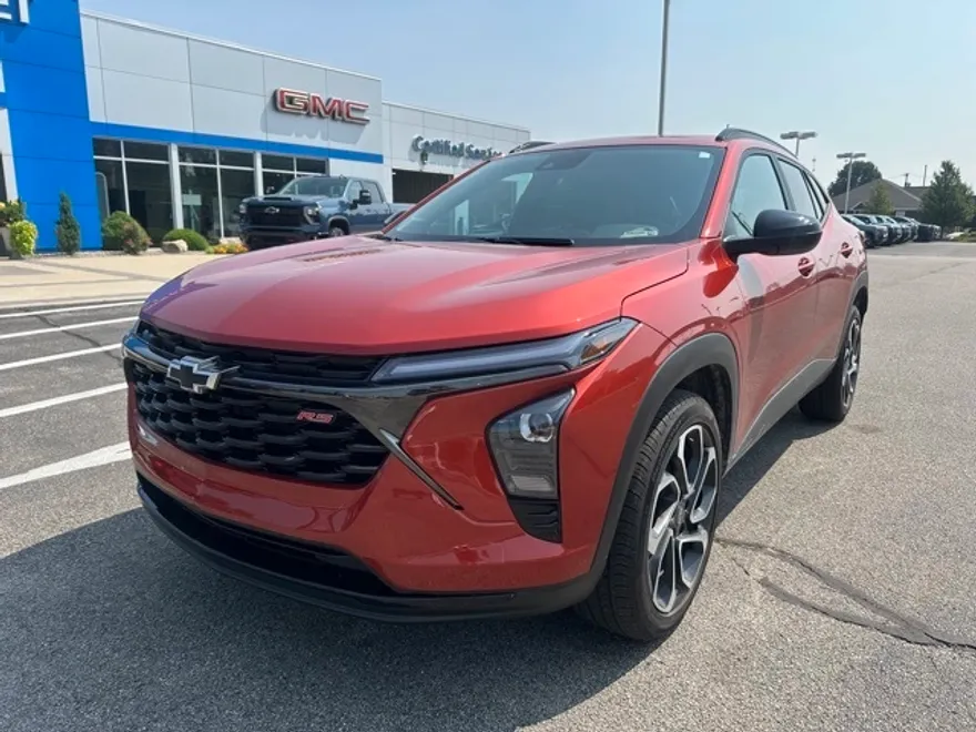 2024 Chevrolet Trax photo 1