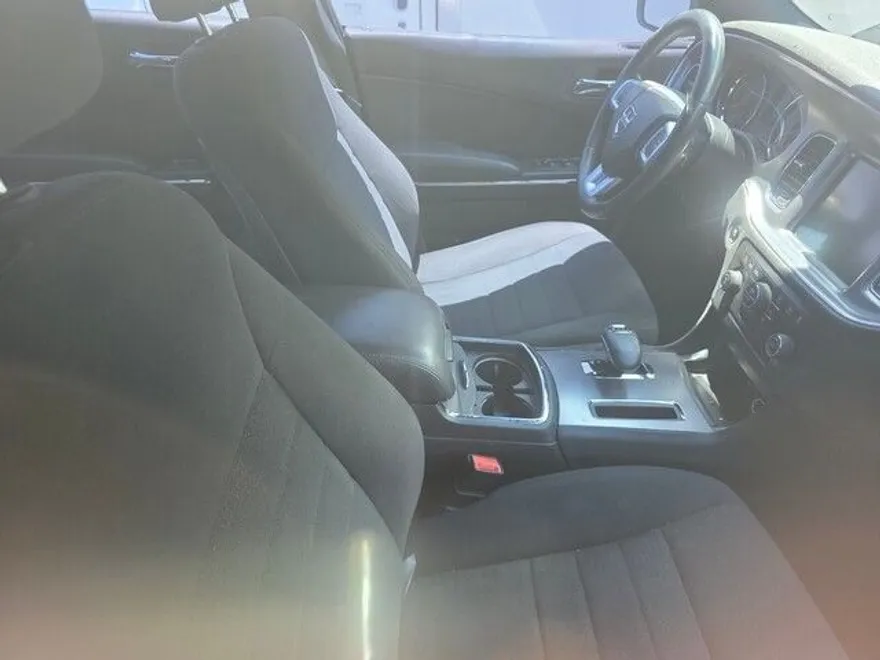 2014 Dodge Charger SXT photo 1