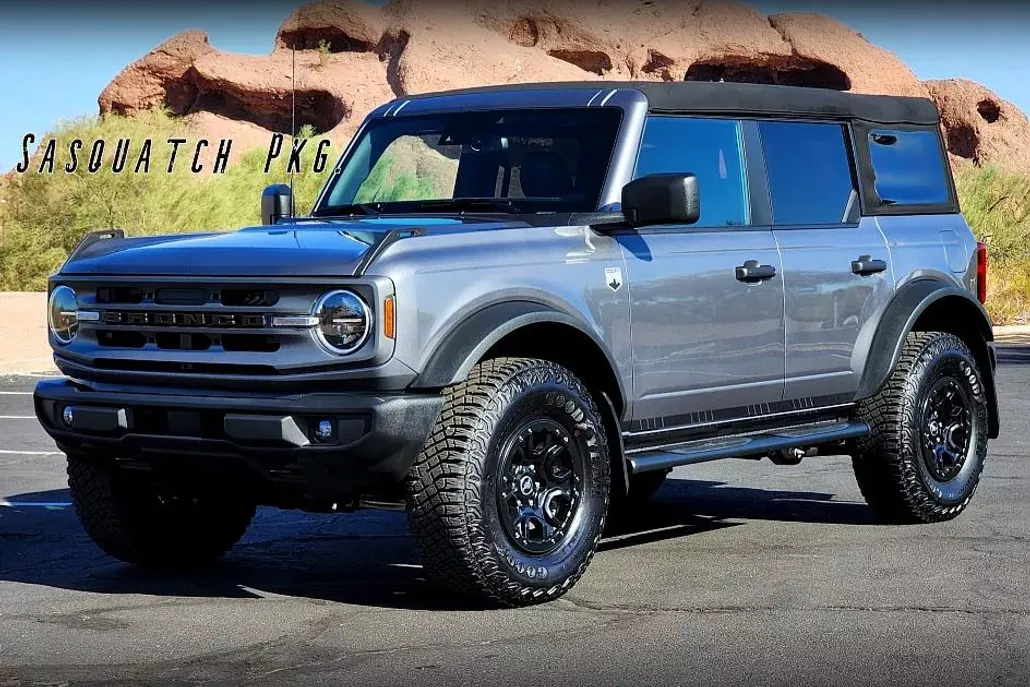 2023 Ford Bronco Big Bend photo 1
