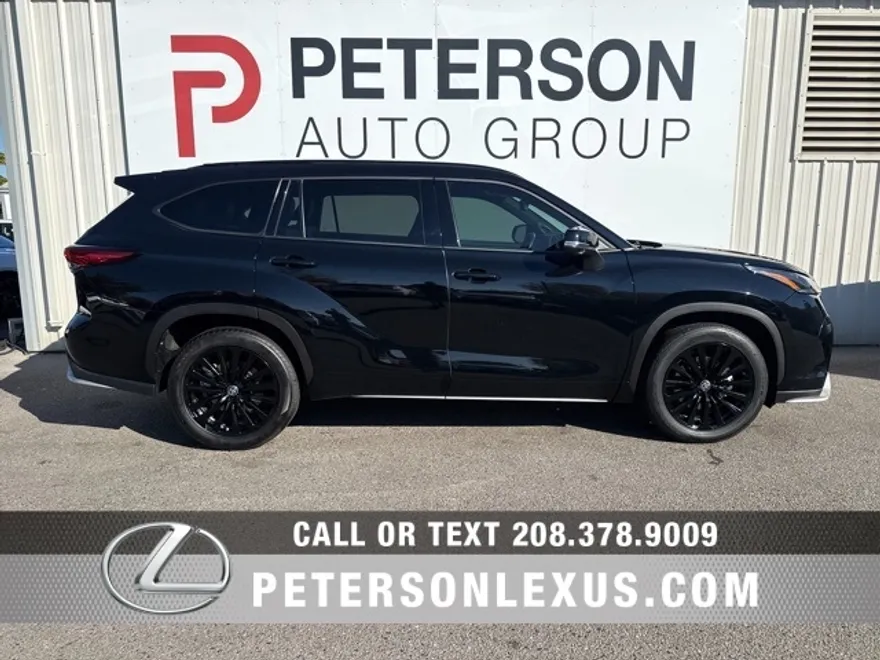 2023 Toyota Highlander L photo 1