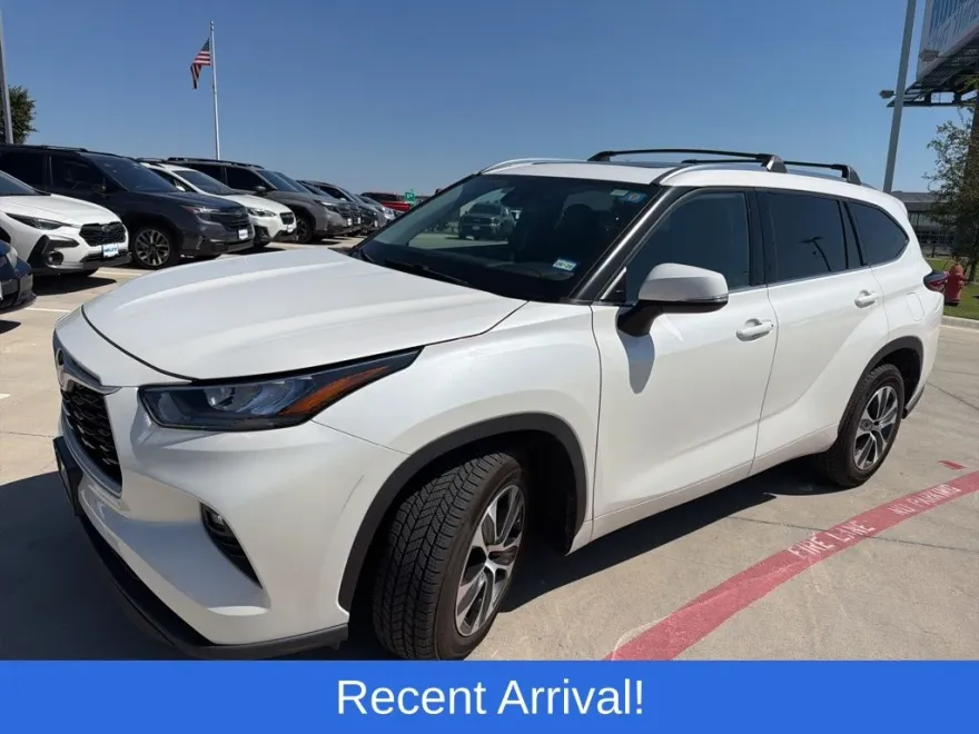 2020 Toyota Highlander XLE photo 1