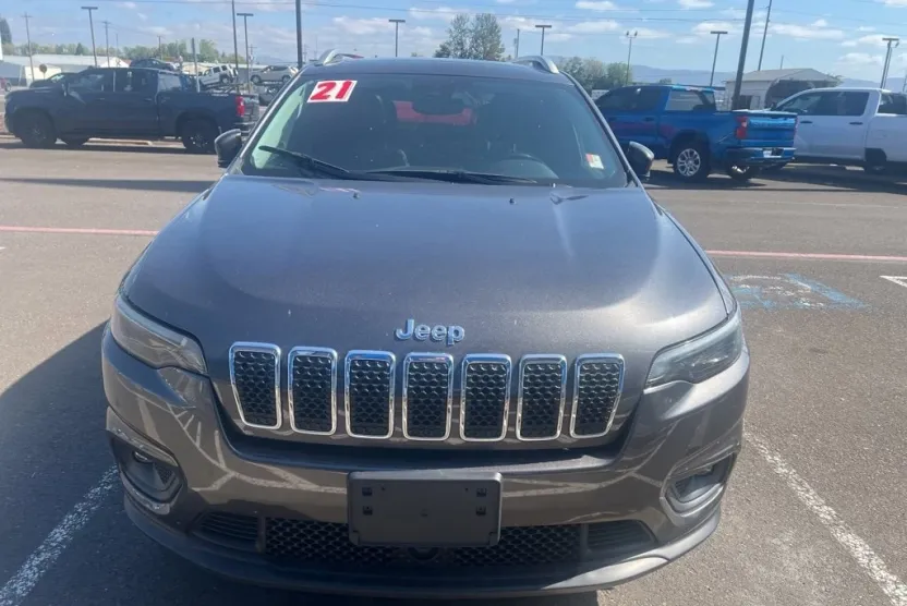 2021 Jeep Cherokee Latitude Lux photo 1