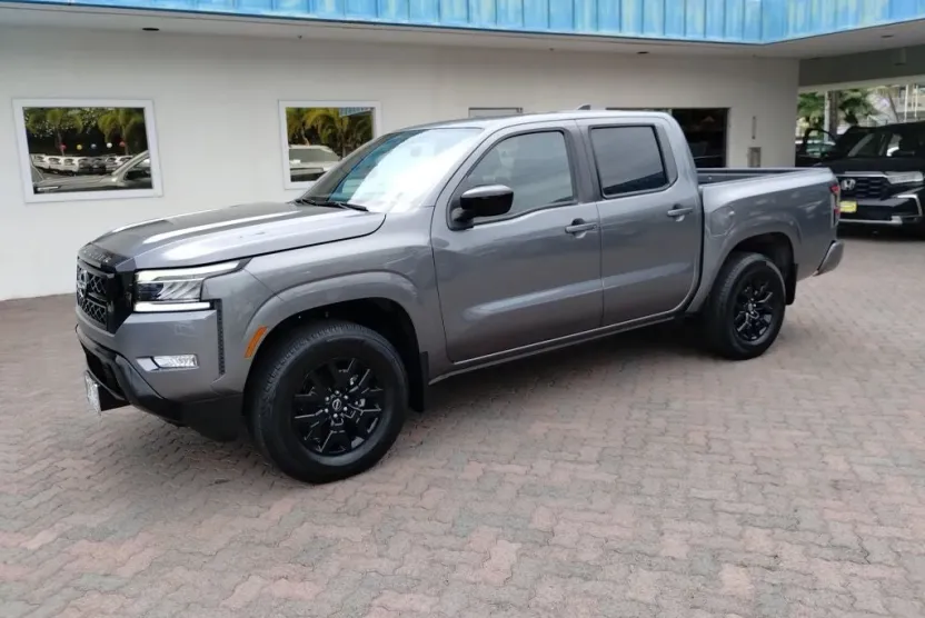2023 Nissan Frontier SV photo 1