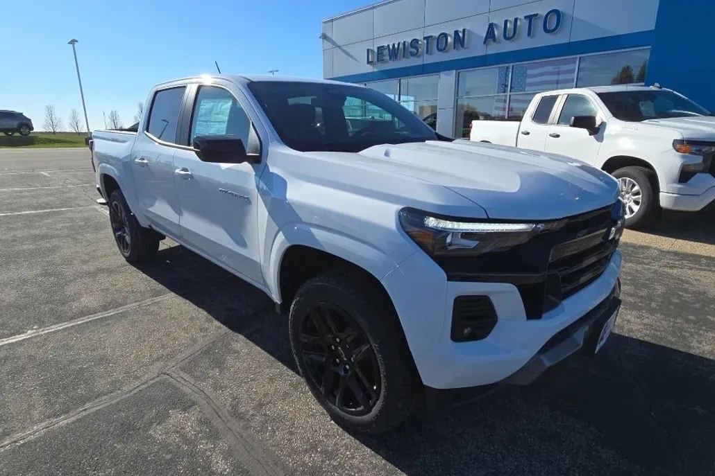 2025 Chevrolet Colorado Z71 photo 1
