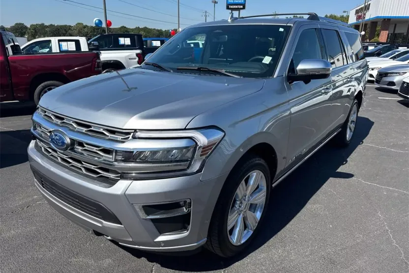 2024 Ford Expedition MAX Platinum photo 1