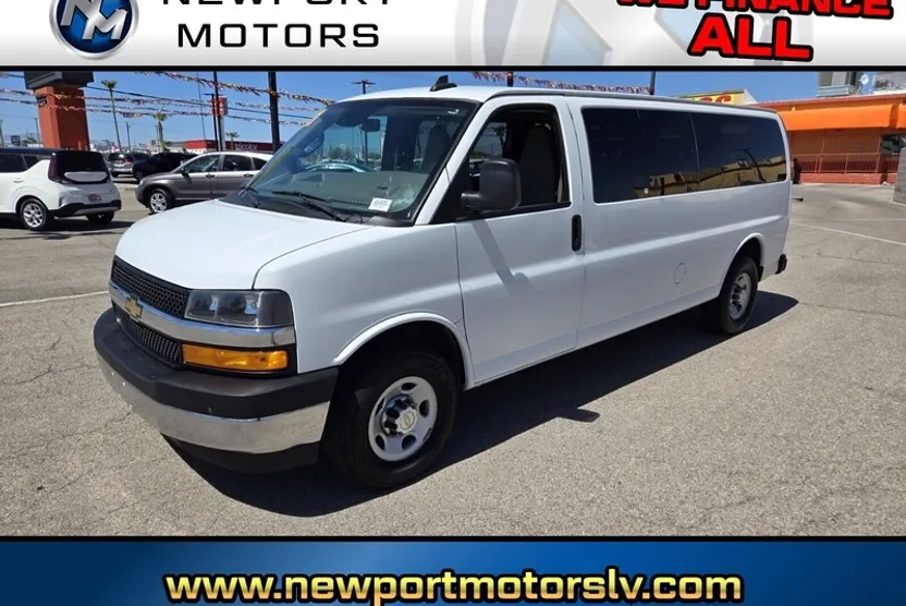 2021 Chevrolet Express LT photo 1