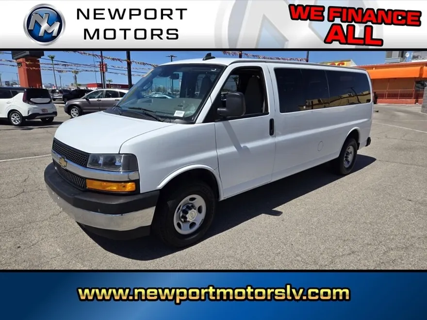 2021 Chevrolet Express LT photo 1