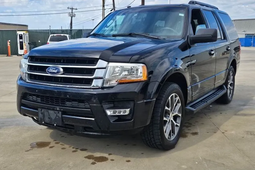 2017 Ford Expedition XLT photo 1