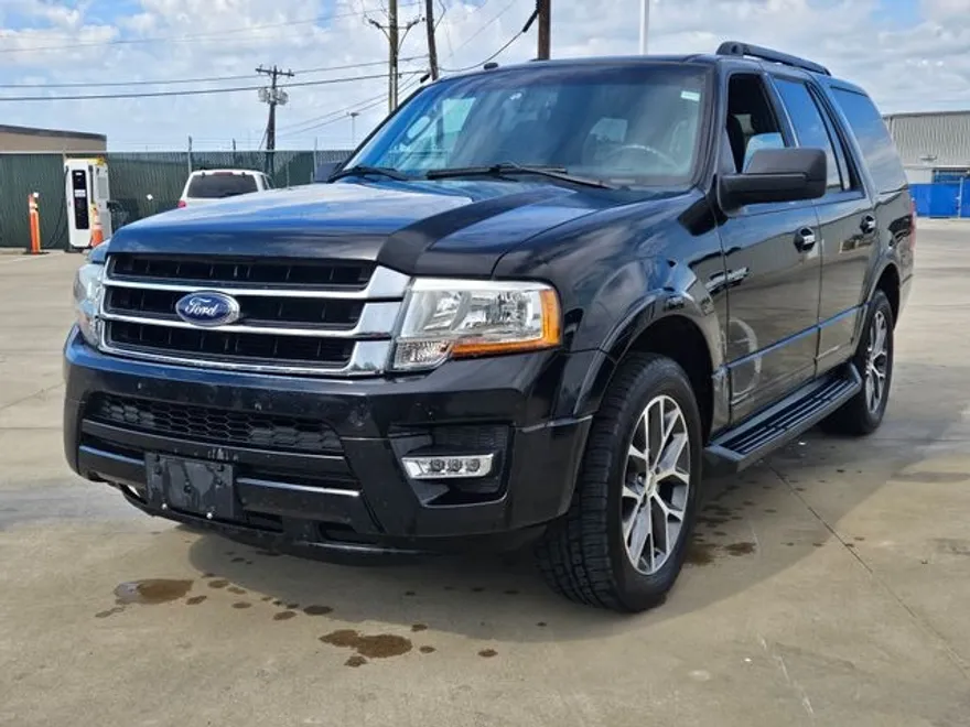 2017 Ford Expedition XLT photo 1