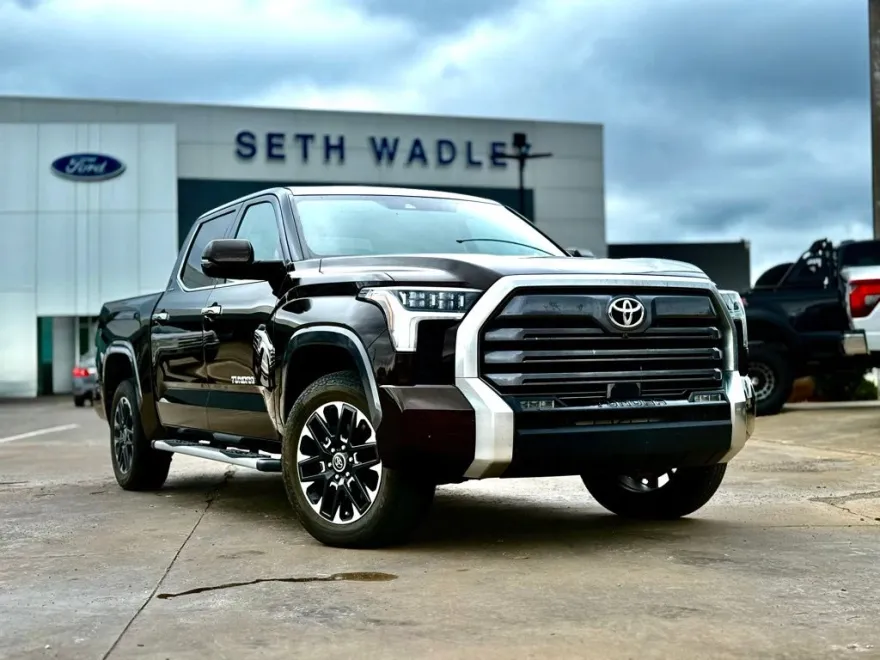 2023 Toyota Tundra Limited photo 1