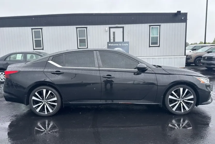 2020 Nissan Altima 2.5 SR photo 1