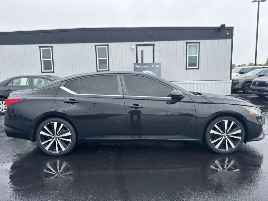 2020 Nissan Altima 2.5 SR photo 1