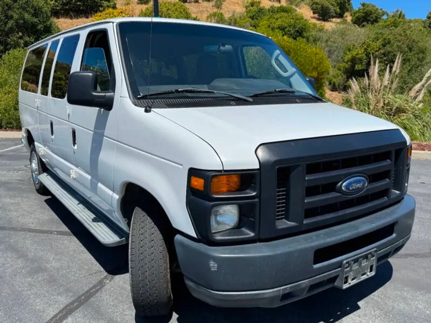 2009 Ford E-150 photo 1