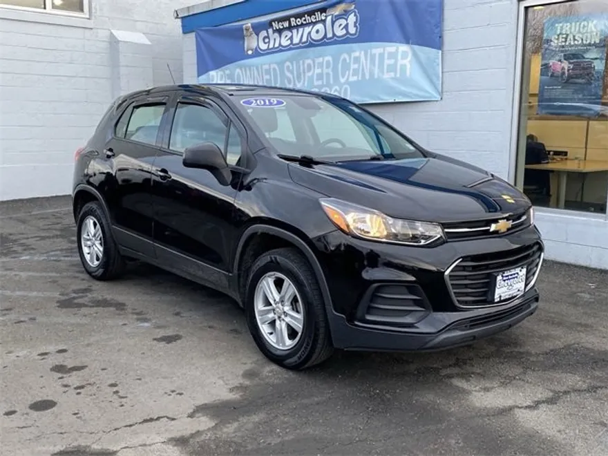 2019 Chevrolet Trax LS photo 1