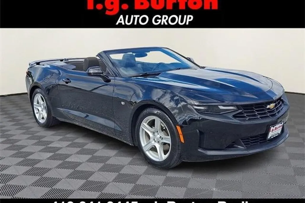 2023 Chevrolet Camaro 1LT photo 1
