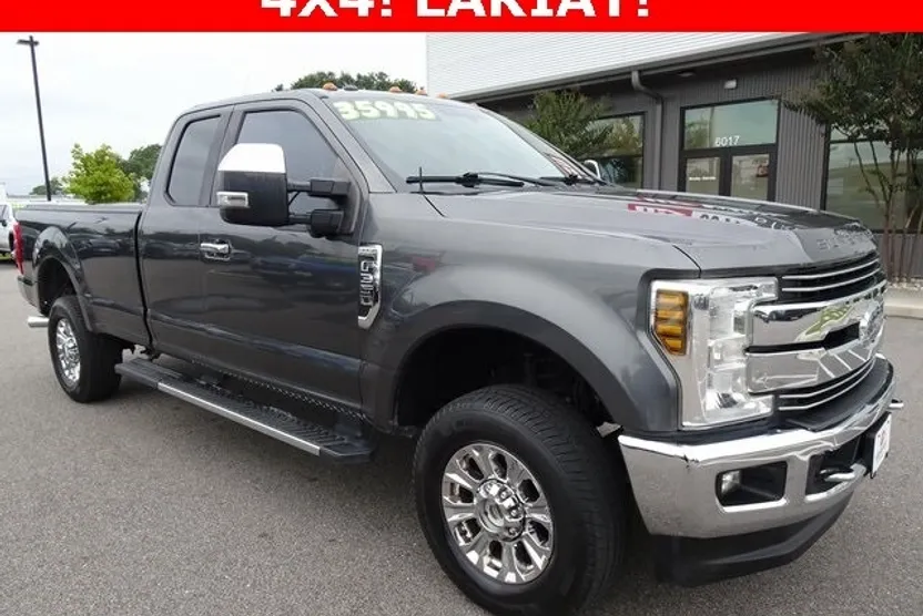 2018 Ford F-350 Lariat photo 1