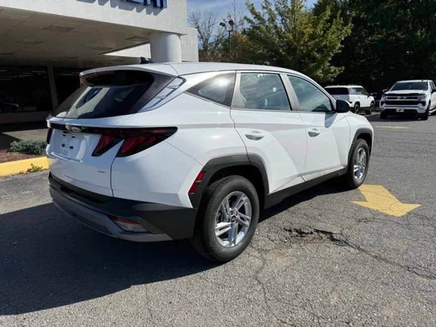 2026 Hyundai Tucson SE photo 1