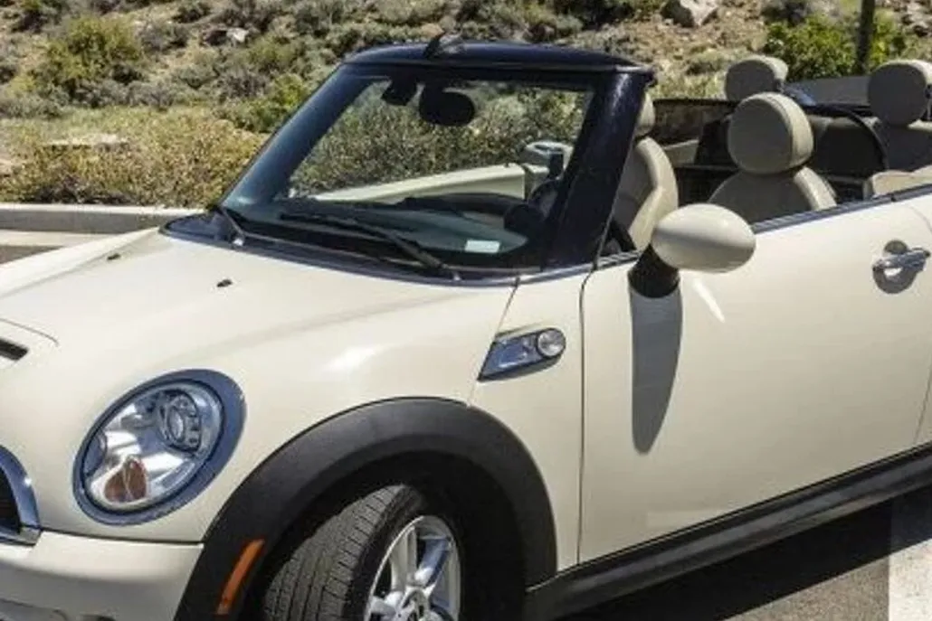 2013 Mini Cooper S Convertible photo 1