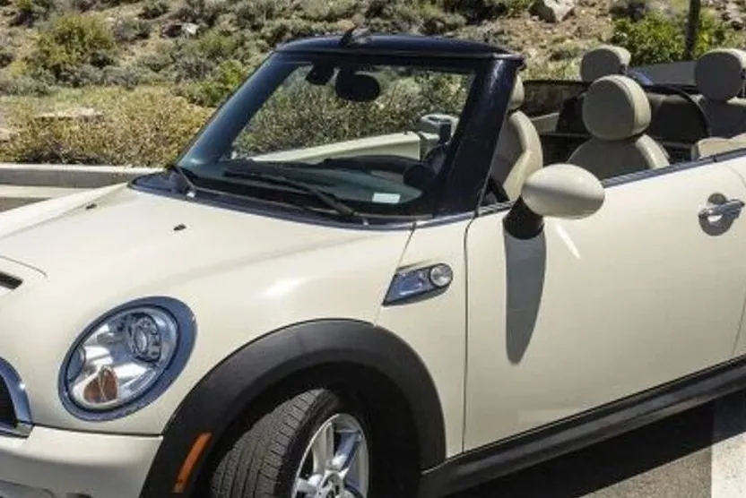 2013 Mini Cooper S Convertible photo 1