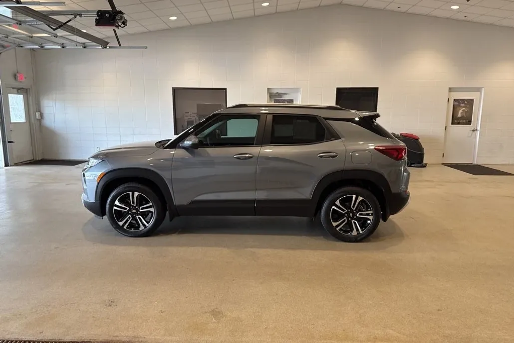 2021 Chevrolet Trailblazer LT photo 1