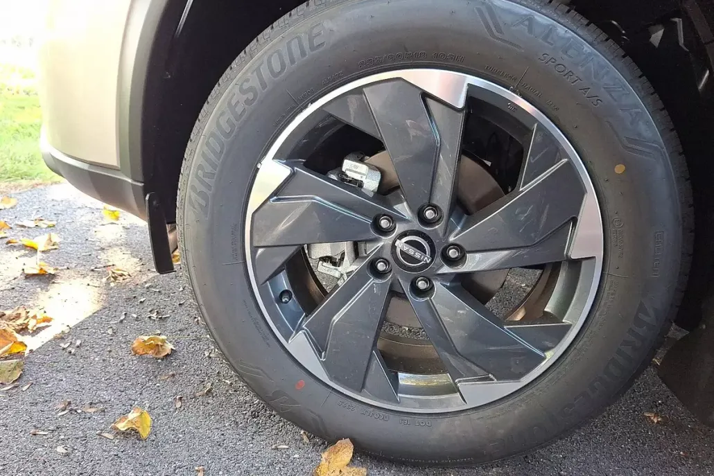 2026 Nissan Rogue SV photo 1