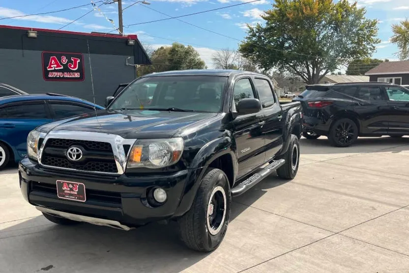 2011 Toyota Tacoma V6 photo 1