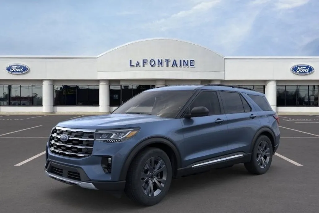 2025 Ford Explorer photo 1