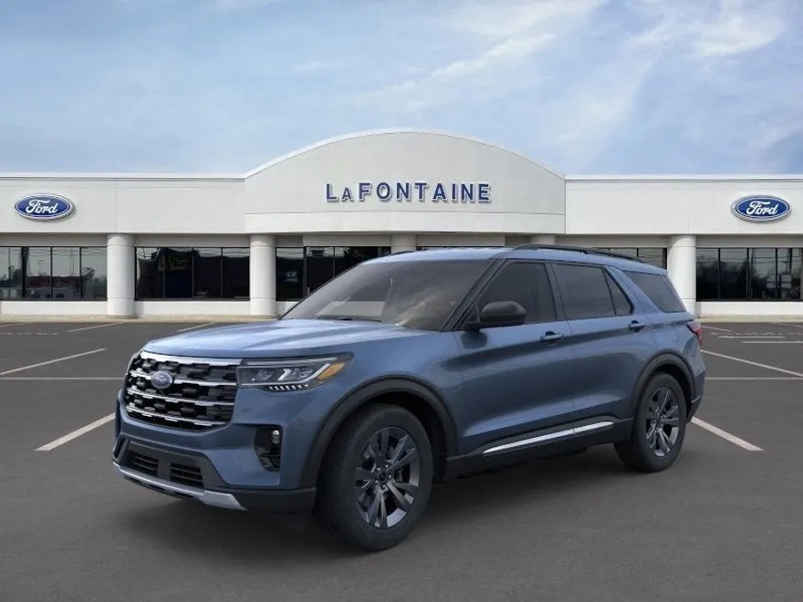 2025 Ford Explorer photo 1