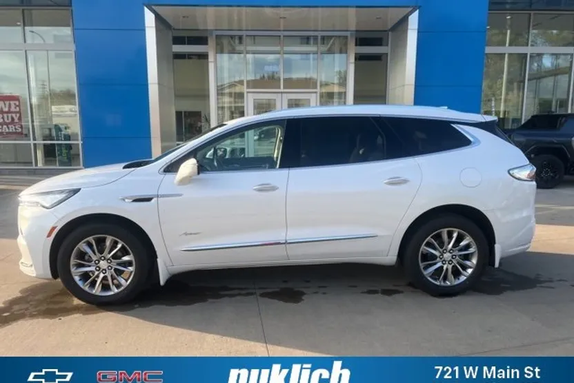 2022 Buick Enclave Avenir photo 1