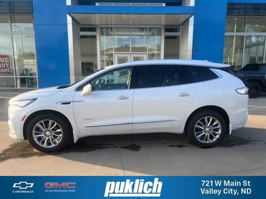 2022 Buick Enclave Avenir photo 1