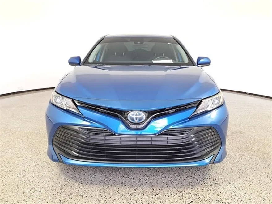 2020 Toyota Camry Hybrid LE photo 1