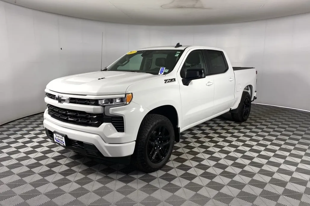 2023 Chevrolet Silverado 1500 RST photo 1