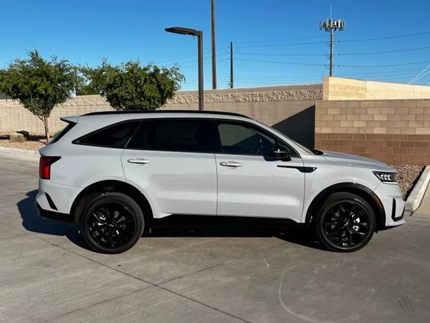 2023 Kia Sorento SX photo 1